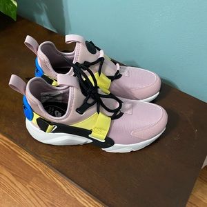 Nike Air Huarache City Low